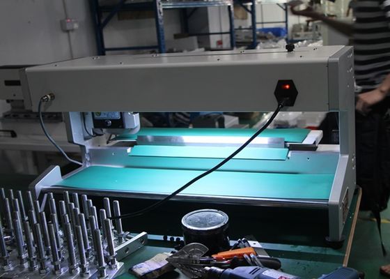 Paslanmaz Çelik PCB Depaneling Equipment 400mm Kesme Uzunluğu LED Işık Donanımlı